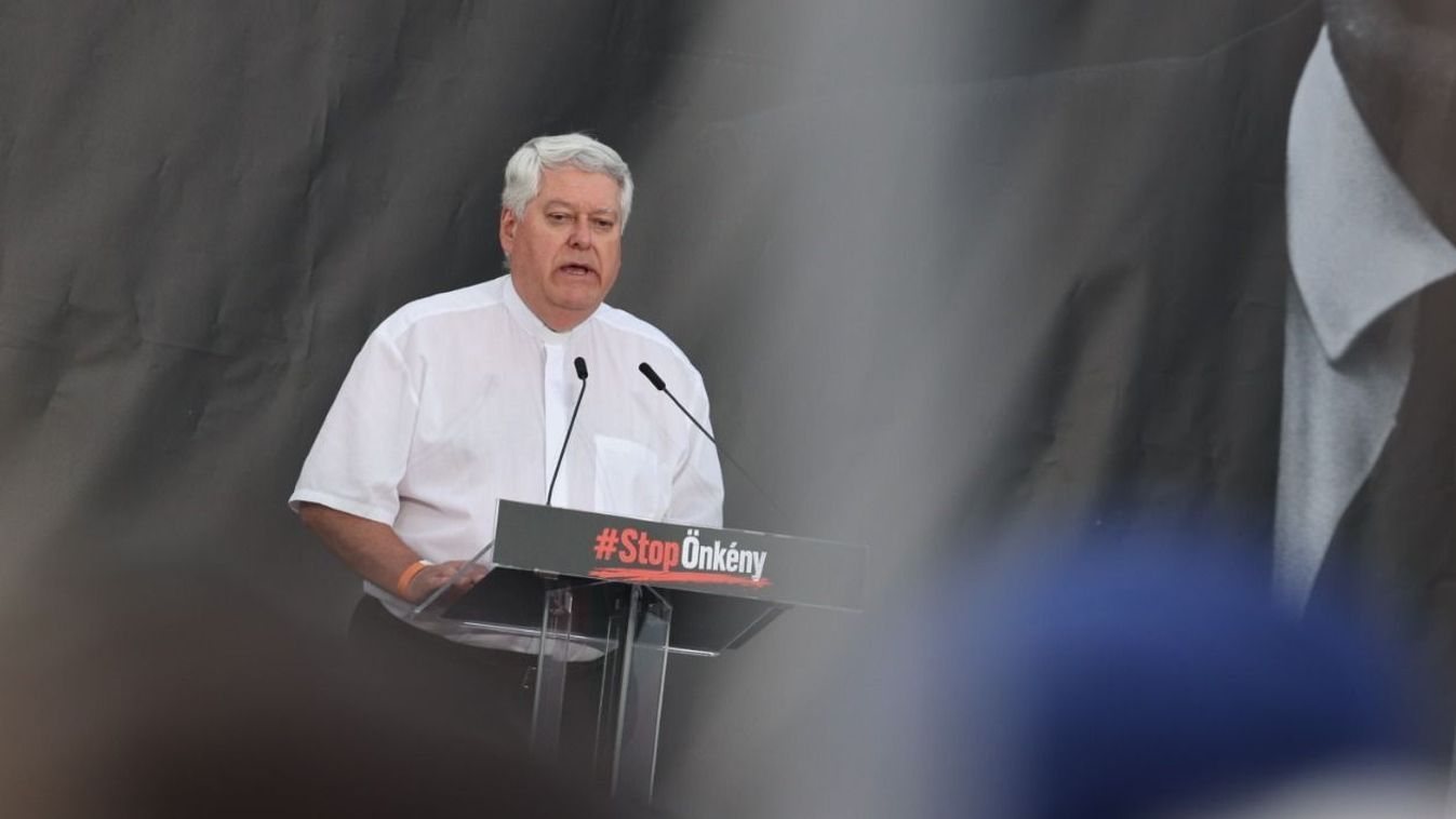 Osztie Zoltán atya
