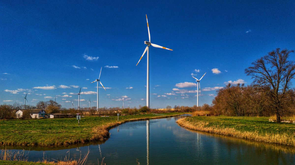 Íme egy település, amely kénytelen volt megszokni a szélturbina zaját, miközben egy fillért sem lát belőle