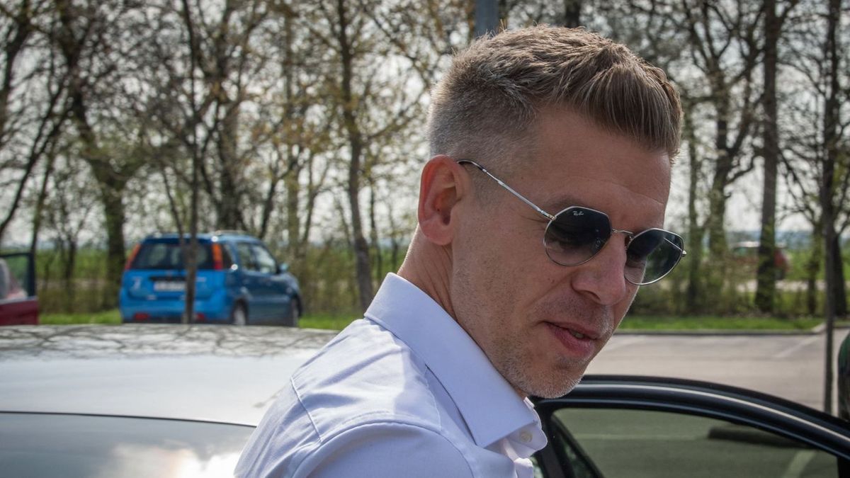 Felháborodott kommentelők árasztották el Magyar Péter Facebook-oldalát, miután nekiment Hadházynak