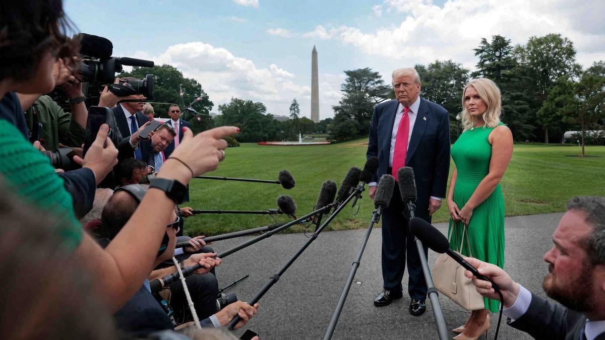 Emlékszik még a Fehér Ház szóvivőjére, akit Orbán anno kölcsön akart kérni Trumptól? Távozik posztjáról, ám nem megy messzire