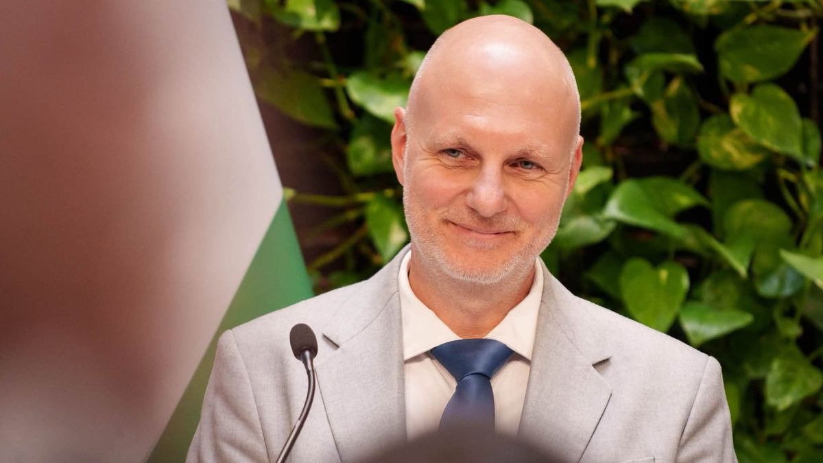 Gattyán György egykori kommunikációs vezetőjét igazolta le a technológiai miniszter