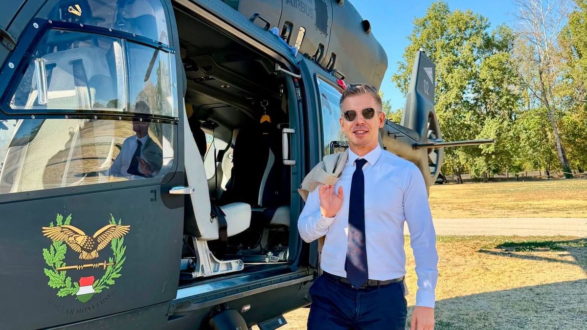 Helikopterrel utazott Paksra Magyar Péter