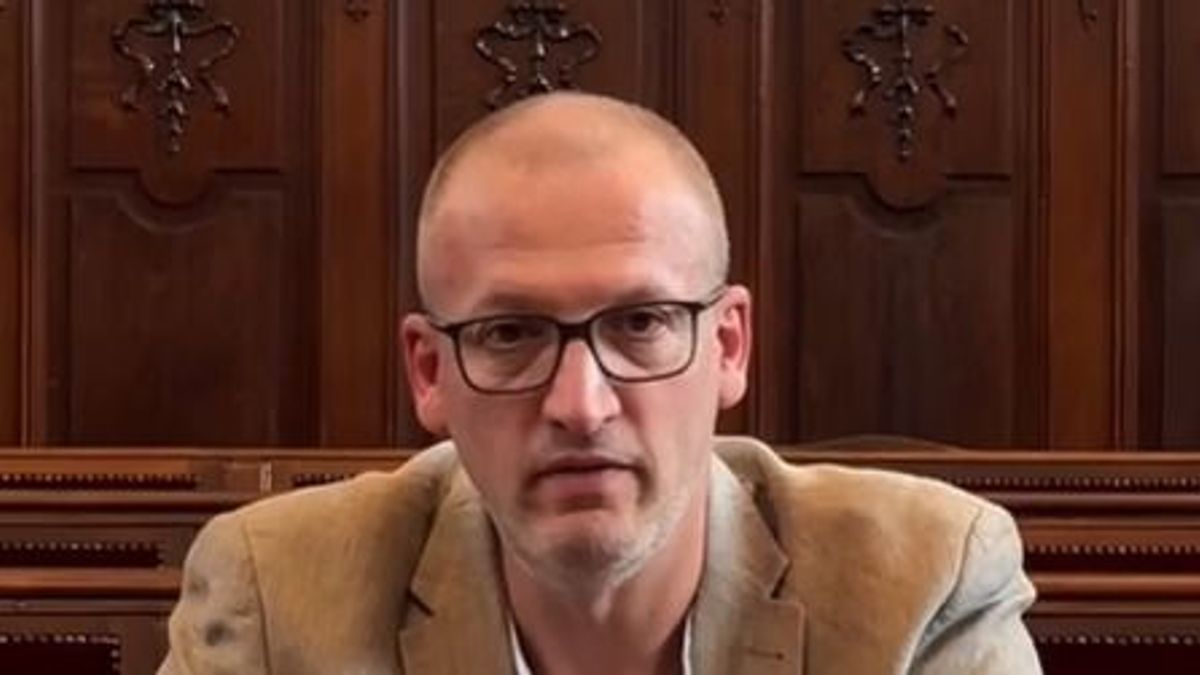 Tarr Zoltán váltig állítja, ő és a minisztériuma nem szól bele a közmédia működésébe, Magyar Péterről egy szót sem szólt (VIDEÓ)