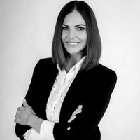 Köböl Anita
