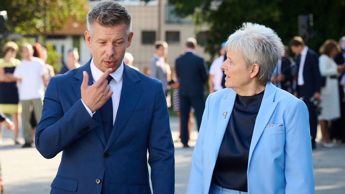 Távozásra szólították fel a tiszás oktatási minisztert! (VIDEÓ)