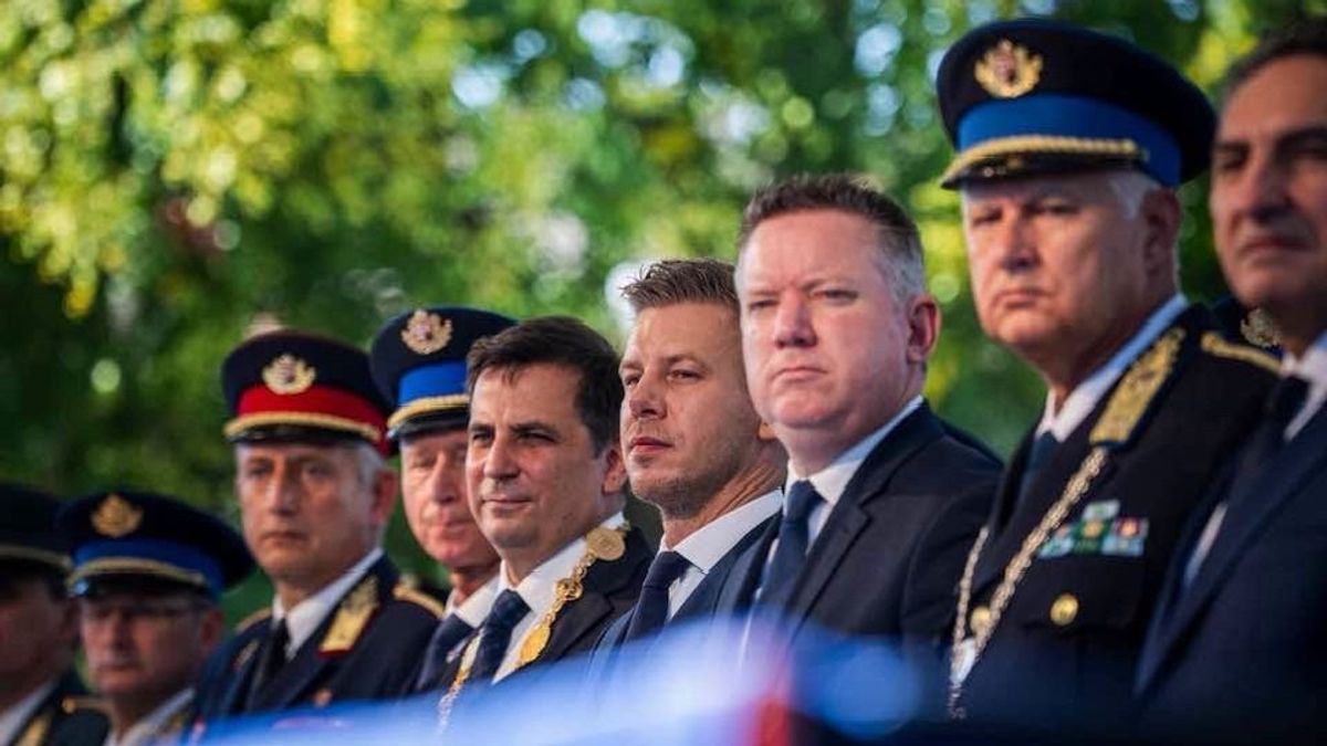 Béremelés helyett egy darab szabadnapot kaptak születésnapjukra a rendőrök a Tisza-kormánytól