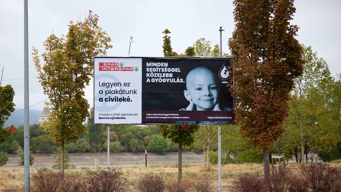A civileké lett közel 500 óriásplakát