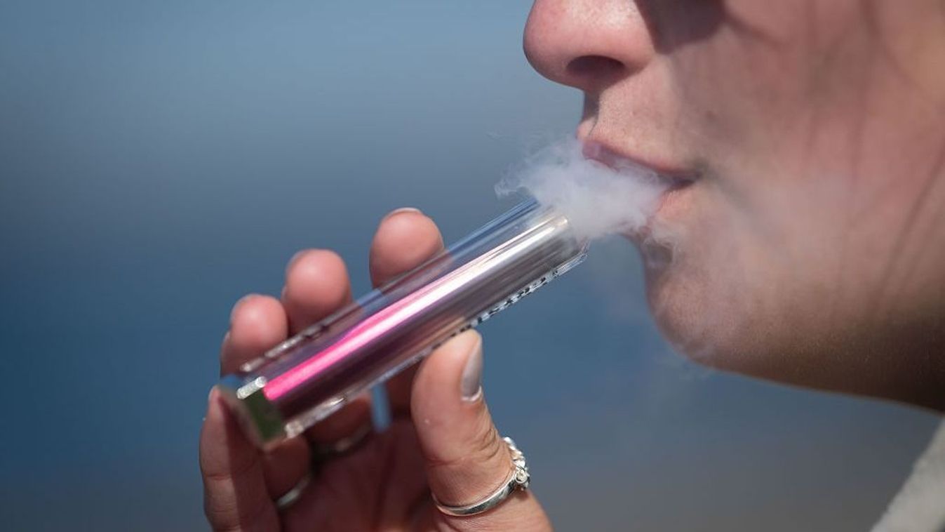 Terjed az illegális vape, ismét nő a hamis cigaretták aránya